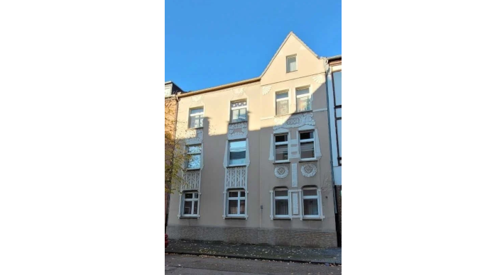 Altbau mit Charme, Mehrfamilienhaus mit großem Garten und Baugrundstück