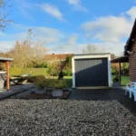 Garage und Seiteneingang