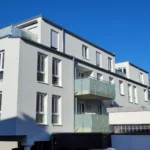 Seitenansicht von Privatstrasse