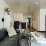 Wohnzimmer mit Blick zum Esszimmer