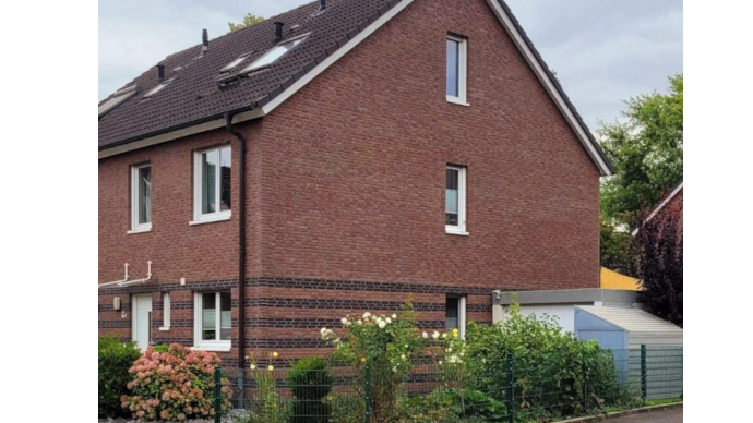 Alles zu Fuß zu erreichen, geräumiges Haus in ruhiger Siedlung