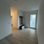 Flur mit Ausgang Balkon